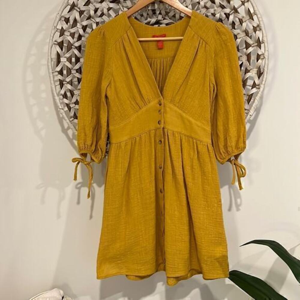 Chelsea & Violet mustard Vneck fit and flare dress size xsmall